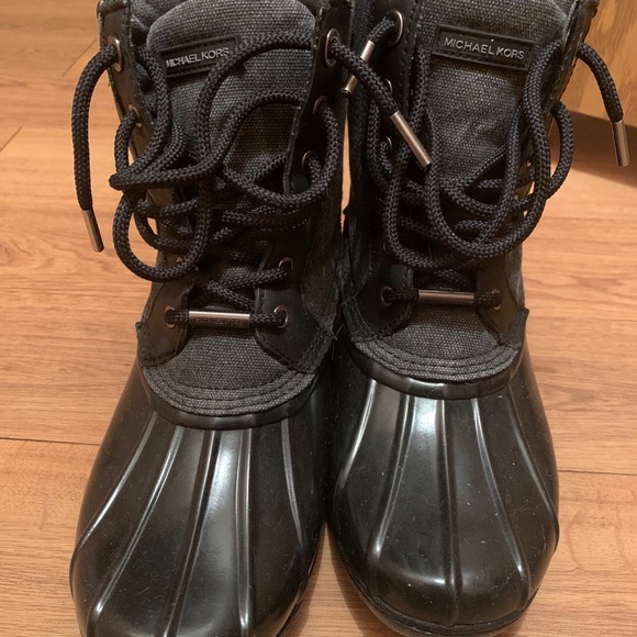 Michael Kors boots - Picture 1 of 5